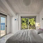 Iconic Ionian Mudita Villa, By Thinkvilla 别墅 *
