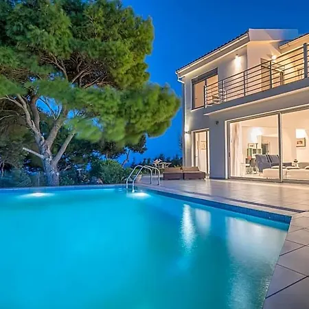 Iconic Ionian Mudita Villa, By Thinkvilla * Αργάσι
