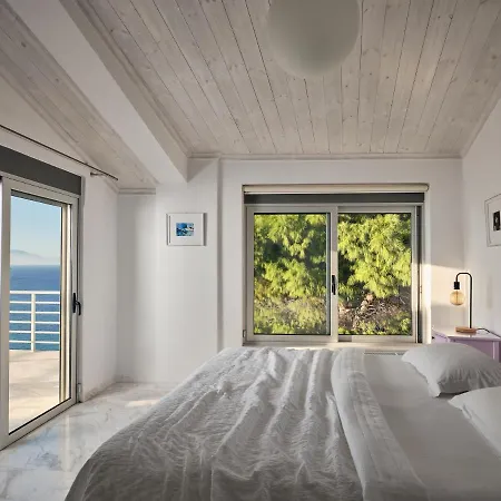 Iconic Ionian Mudita Villa, By Thinkvilla Vila *